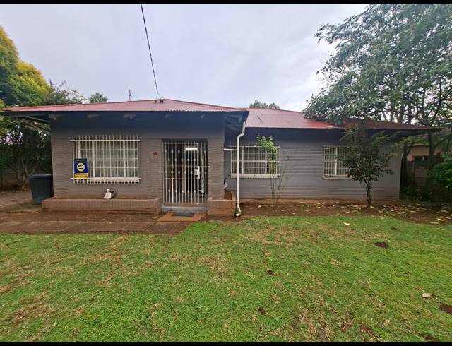 3 BEDROOM HOUSE FOR SALE IN THREE RIVERS